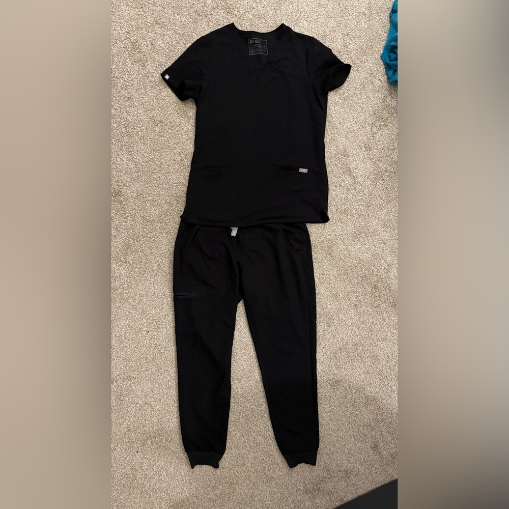 Figs women’s black scrub set